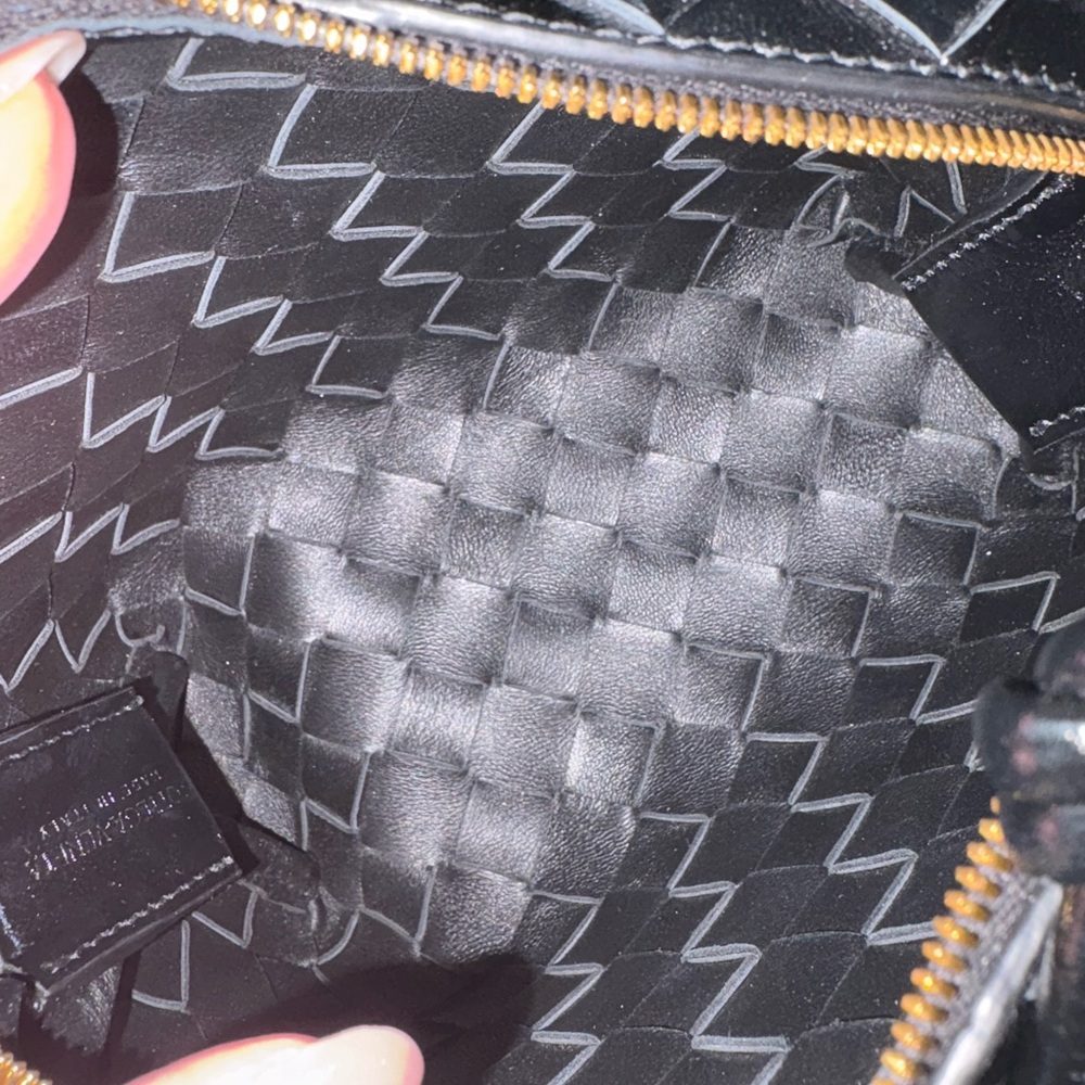Bottega Veneta Black and Gold Crossbody Bag with Woven Design - Picture 13 of 14